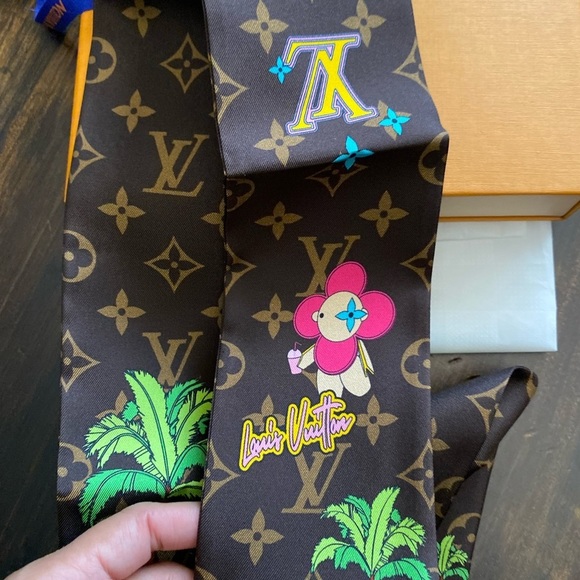 LV Christmas 2021 Bandeau